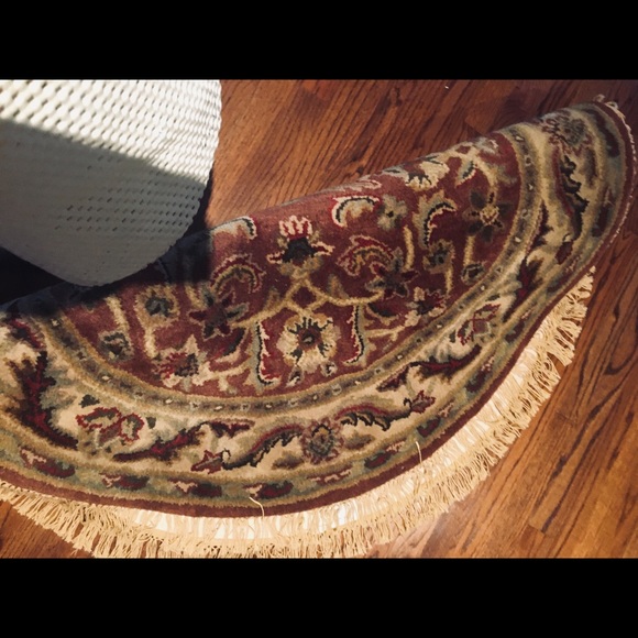 NW HOME DECORATORS ROUND RUG 45” - Picture 5 of 8